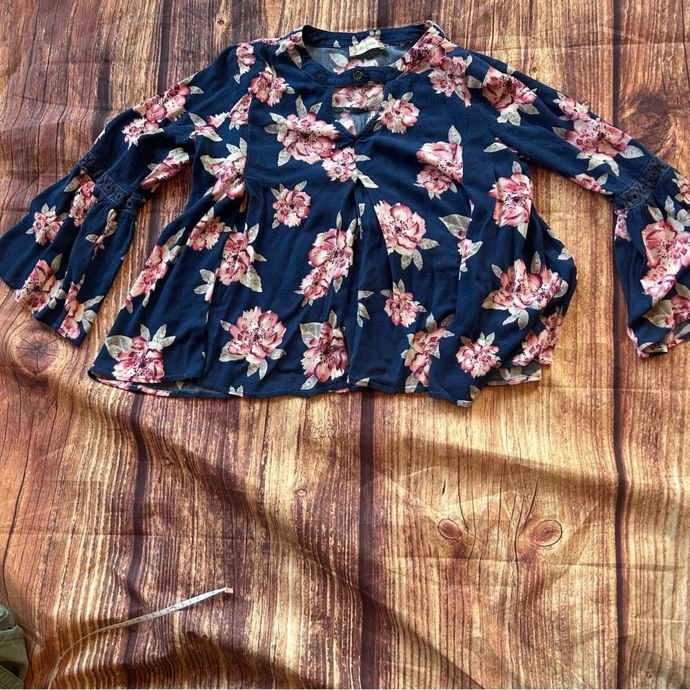 Women’s Altar’d State Floral Top Bell Sleeves Key Hole Color Blue Pink Size M